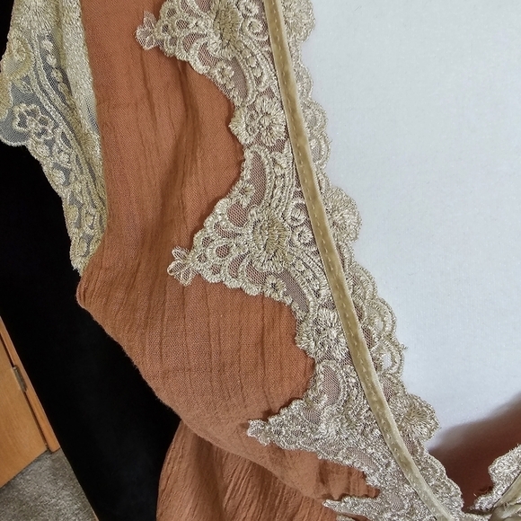 RUST, gold, cream colored gauze and lace blouse by 213 - Picture 2 of 11